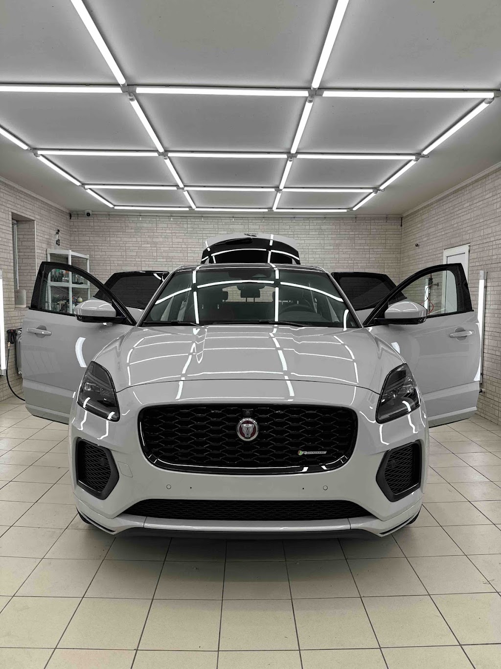52Detailing studio – антигравійна плівка, нанокераміка, полірування, хімчистка, тонування, мийка, захисні покриття