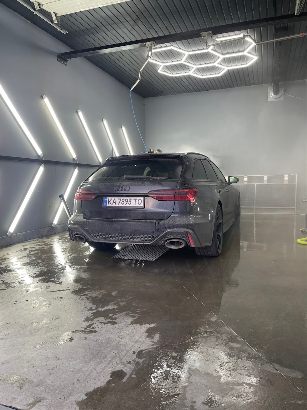 Crystal CarWash Studio