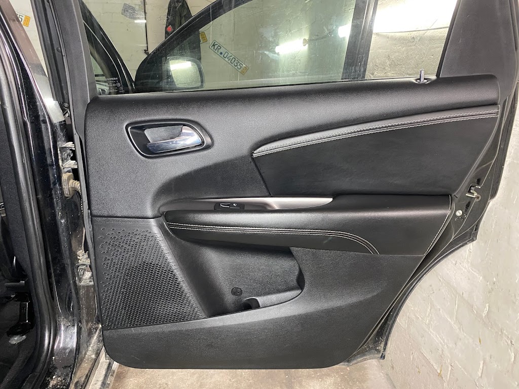 Detail Club F&P -Тонування авто ,Хімчистка салону, Полірування кузова ,фар , розбір та сушіння салону . Чищення дренажів