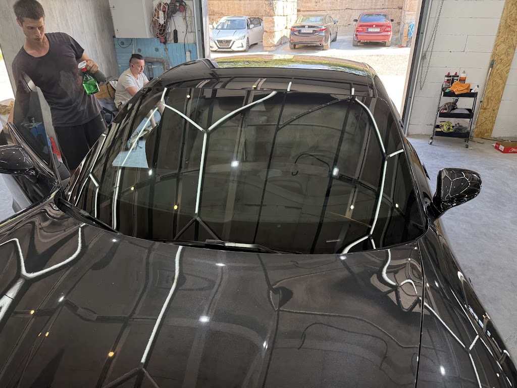 Detail Cosmos – полірування авто, лобового скла та фар