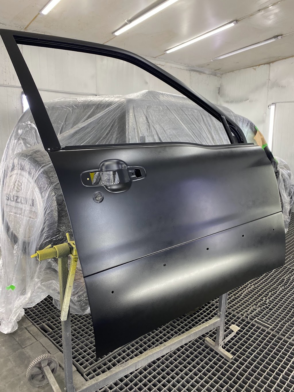 Detailing Garage (Фарбування Дисків Антихром Поклейка плівок на авто Тонування ШумоізоляціяПоліруванняХімчисткаПокраска)