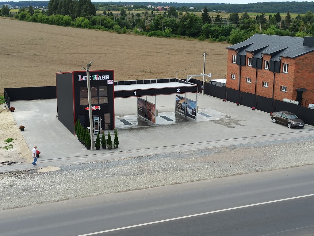 LUX WASH Автомийка самообслуговування