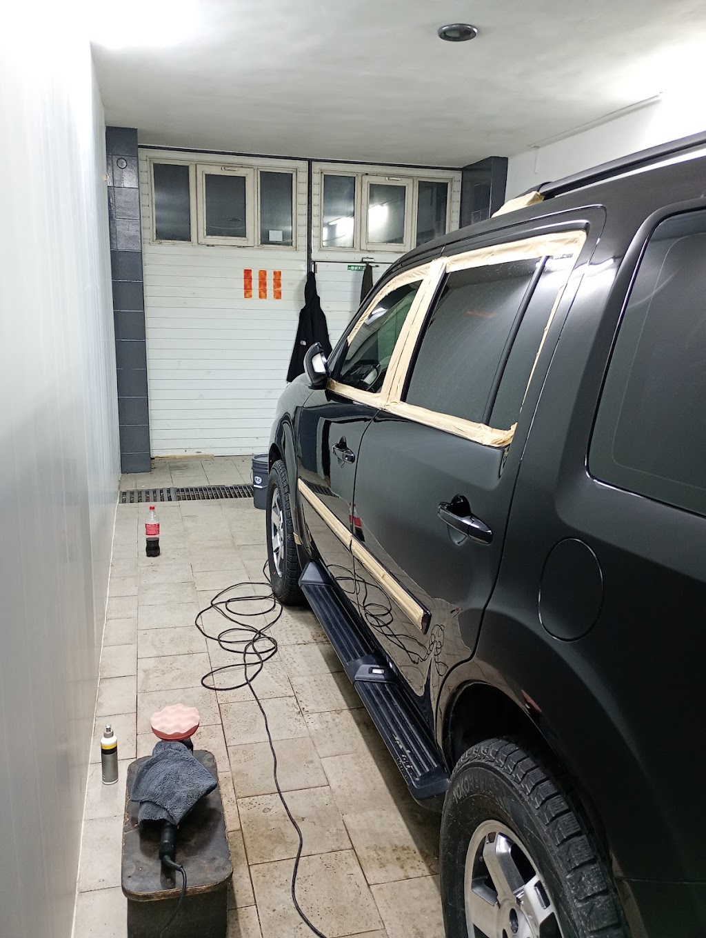 PHANTOM автомийка детейлінг студія хімчистка салону та полірування кузова