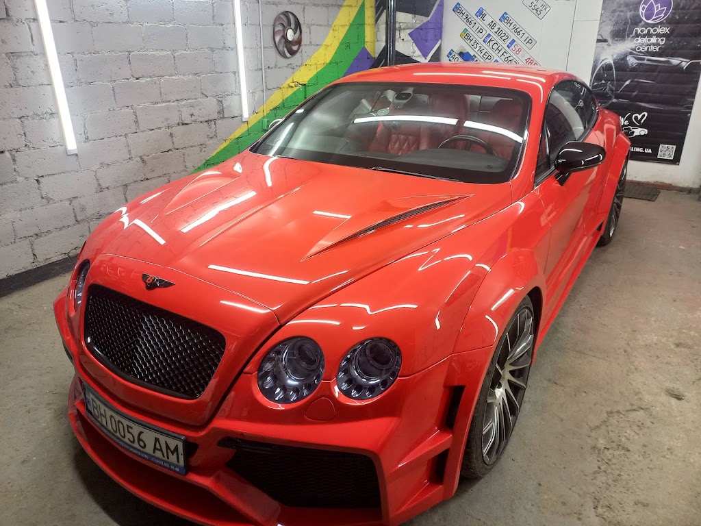 Refinish detailing car beauty salon