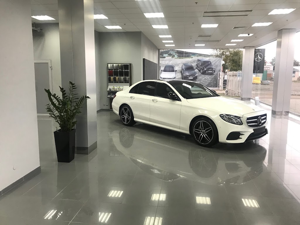 Автосалон Мерседес-Бенц