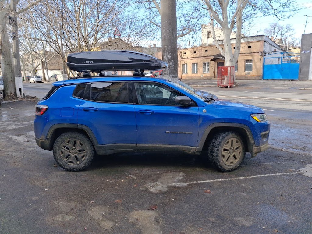 Avtobagazhniki magazin Carstyle v Odesse, Thule, Terra Drayv, Terra Drive.