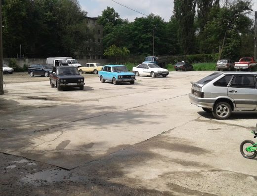 Автомобільна стоянка