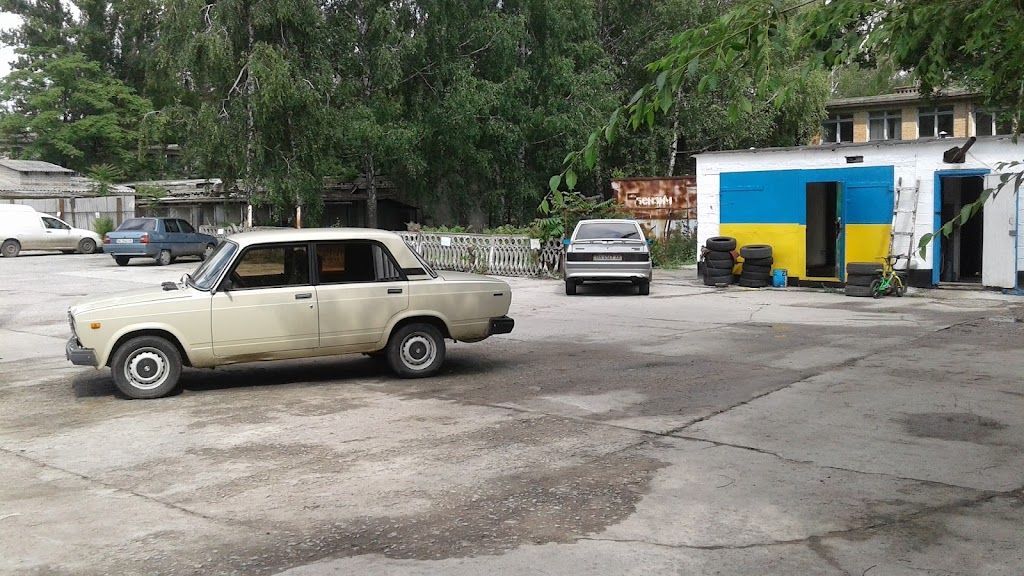 Автомобільна стоянка