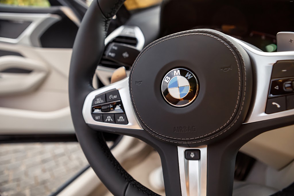 Автосалон BMW, АВТ Баварія-Дніпро