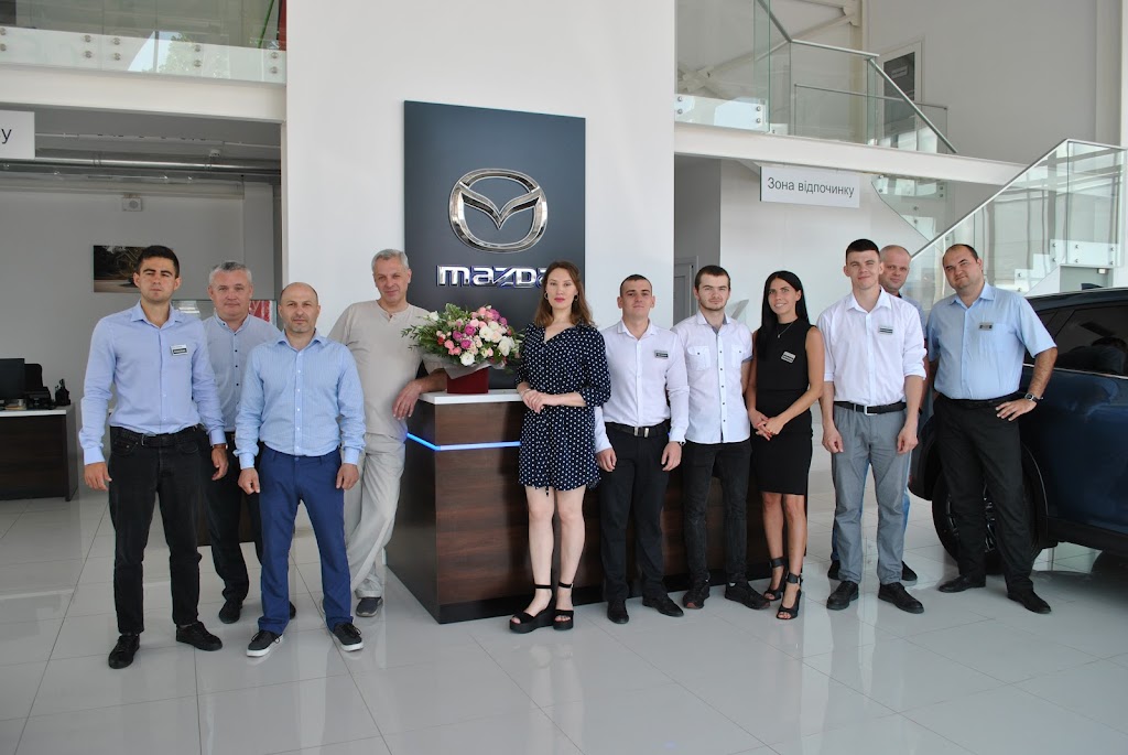 Автосалон Mazda на Грушевського