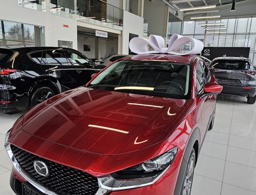 Автосалон Mazda на Грушевського