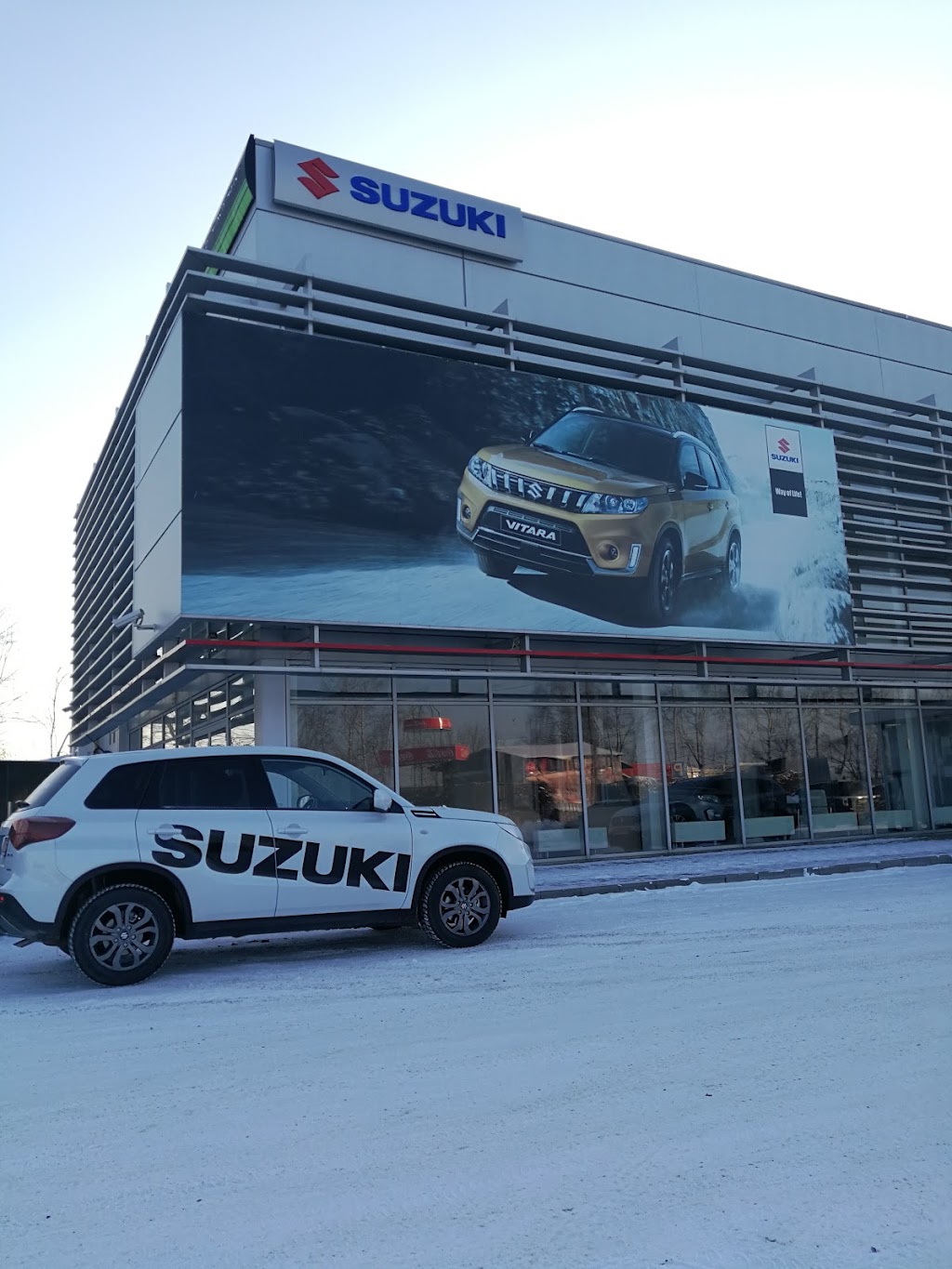 Автосалон SUZUKI