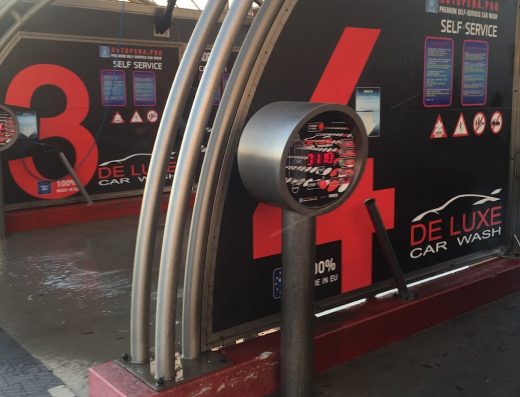 DeLuxe service & car wash