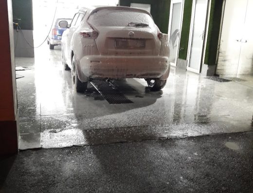 G8 Car Studio