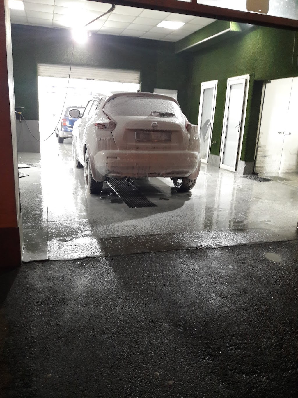G8 Car Studio