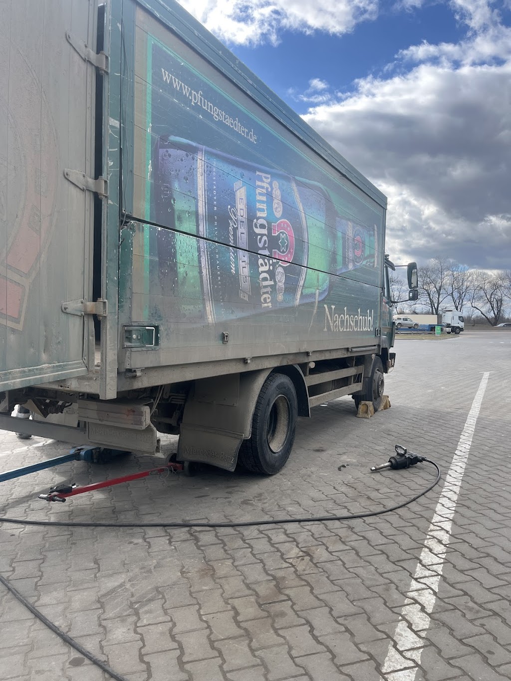 Грузовой и легковой шиномонтаж “Sinta-Trade” Одесса – комплексный грузовой шиномонтаж, продажа грузовых колес
