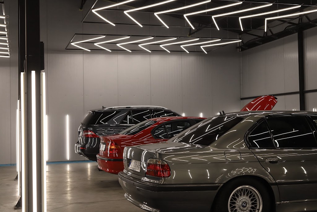 Lacus Detailing – полірування, хімчистка, плівка, PDR – видалення вм’ятин