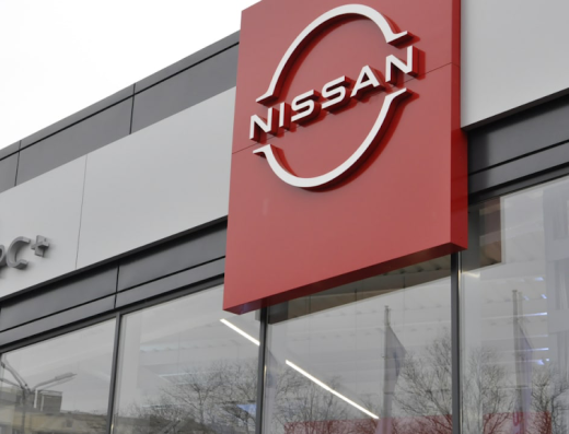 NISSAN на Грушевського – Скай Моторс+