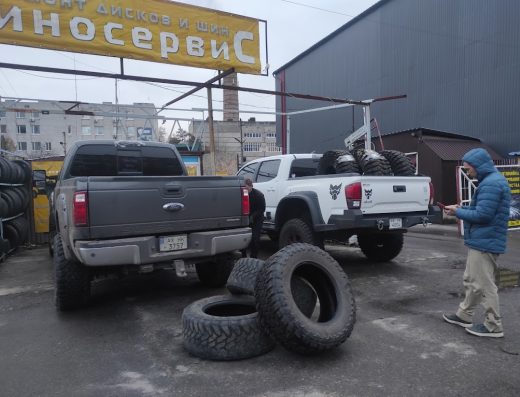Шиномонтаж “Легковий Шиносервіс”