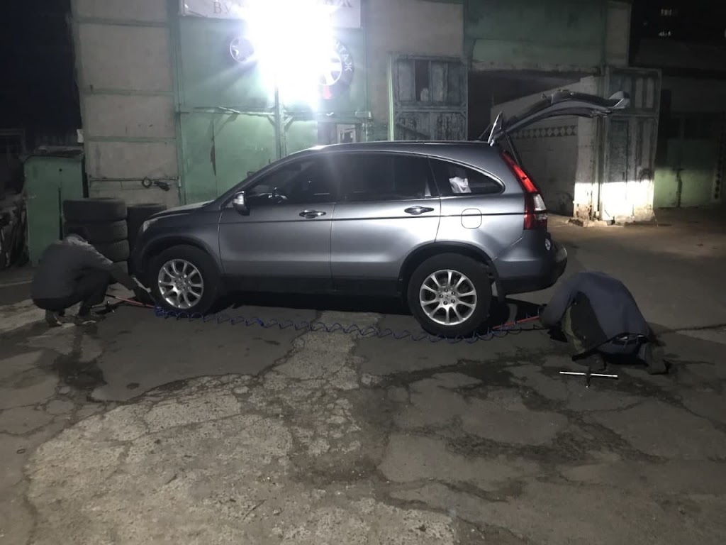 Шиномонтаж навпроти “Фламінго”