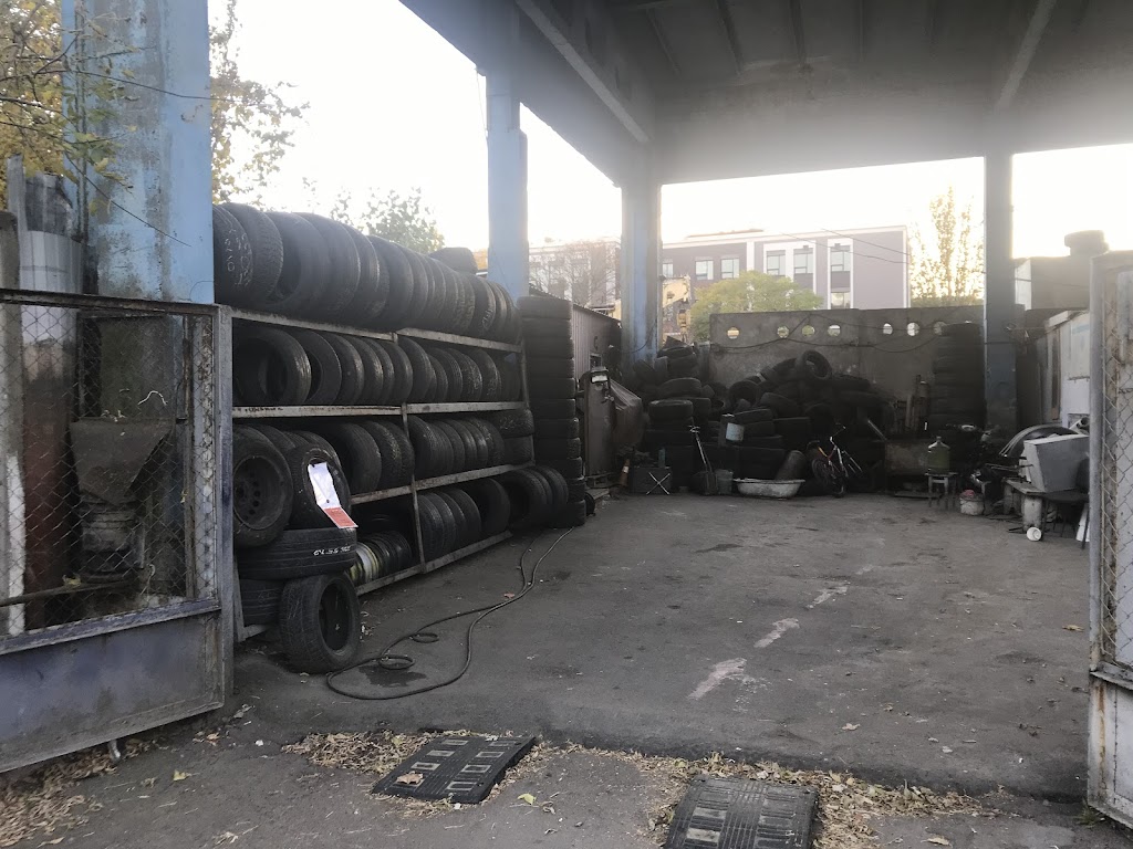 Шиномонтаж та заправка автокондиціонерів на Оранжерейной