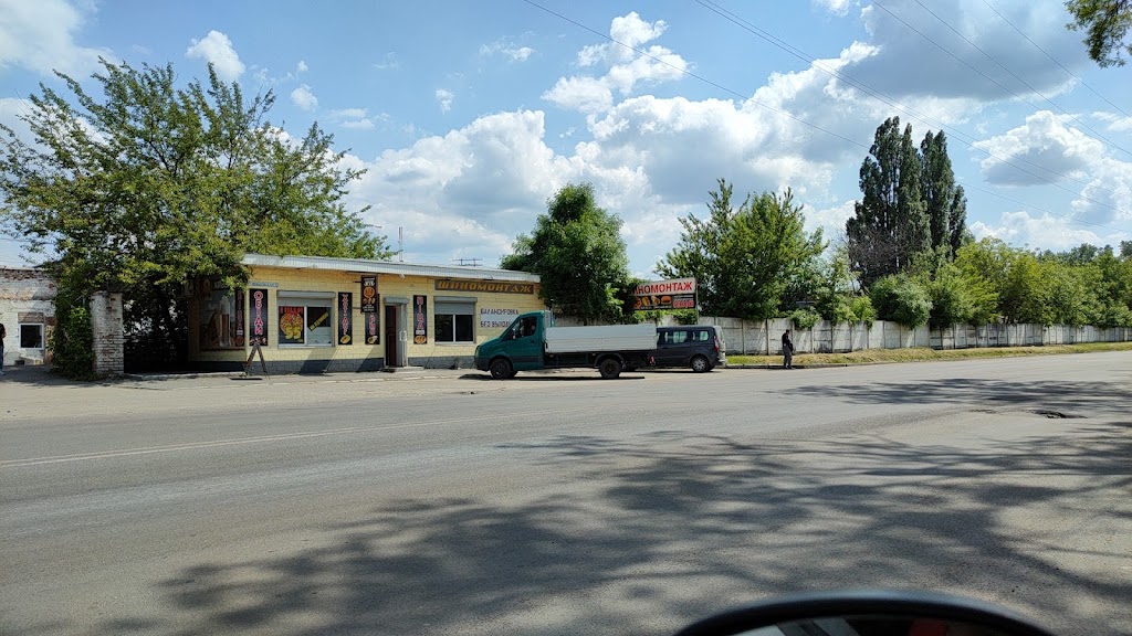 Вантажний та легковий шиномонтаж. Автошини.
