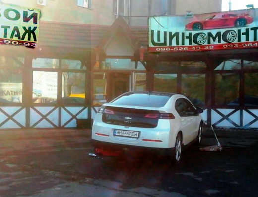 Автосервис (Шиномонтаж, развал-схождение, ремонт ходовой, замена масла, ремонт дисков, компьютерная диагностика)