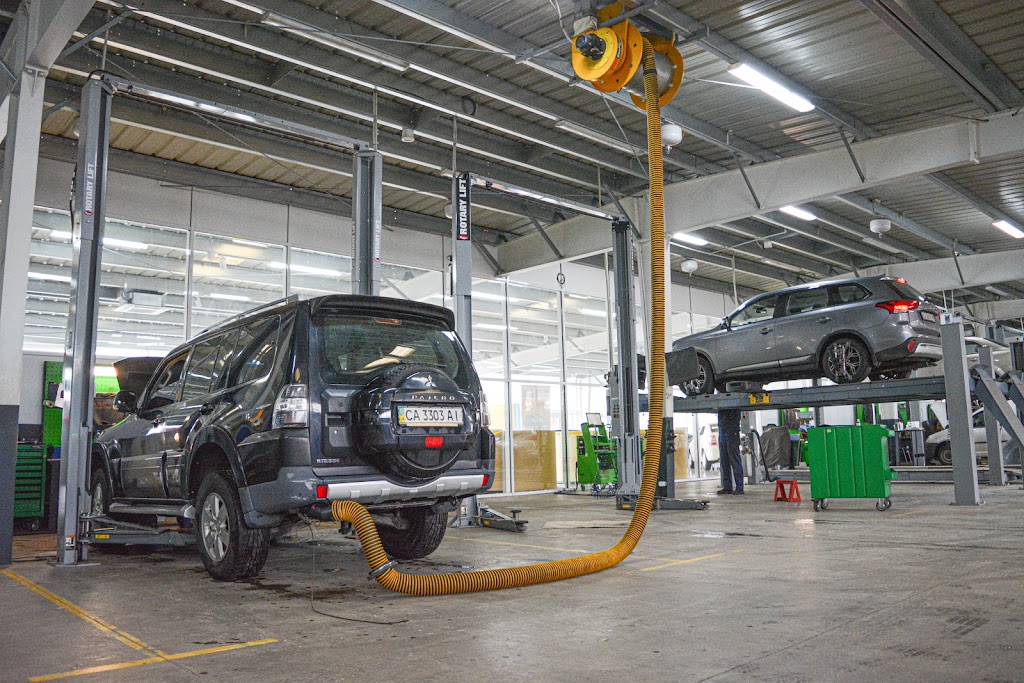Дилерський центр Mitsubishi Motors
