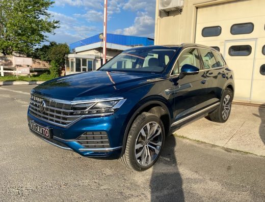 Захист та догляд за кузовом та салоном автомобіля