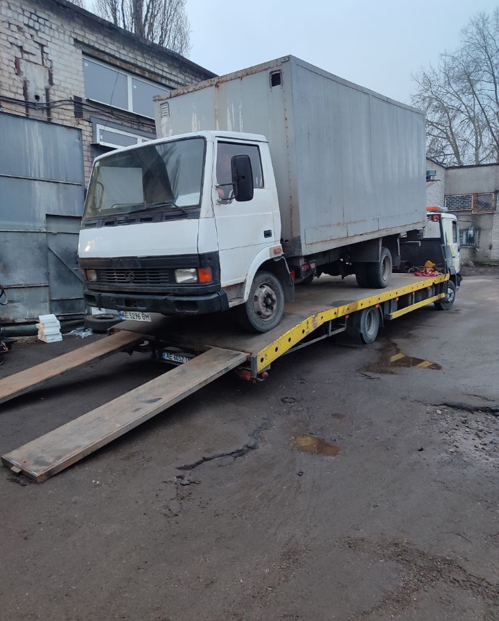 Услуги эвакуатора. Доставка авто из Европы в Украину, попутный эвакуатор, услуги автовоза. Транспортная компания Evak-Expert.